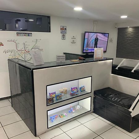 Estacao Hostel - Em Frente Ao Metro Сао Паоло Екстериор снимка