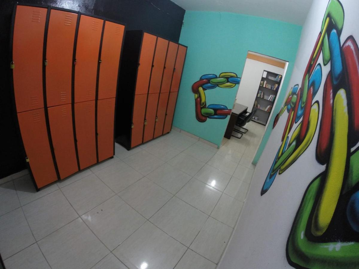 Estacao Hostel - Em Frente Ao Metro Сао Паоло Екстериор снимка